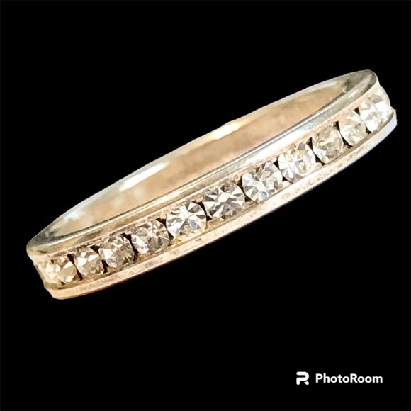 Vintage Crystal Rhinestone Eternity Ring Size 7 8  Silver Plated Stackable - Picture 2 of 8